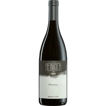 Víno Gernot Heinrich Pinot Noir rakouské červené víno