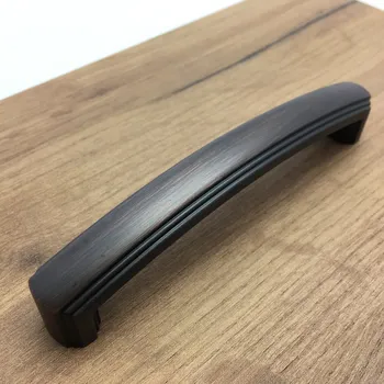 Nábytkové kování Nábytková úchytka Desia měď patina br.mat VPP Rozteč úchytky (mm): 128