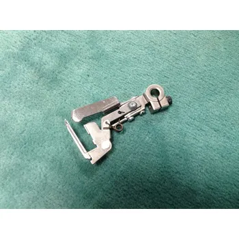 Příslušenství k šicímu stroji chapač levý kompletní s uchycením Pfaff 4842-74 /Elna 614...