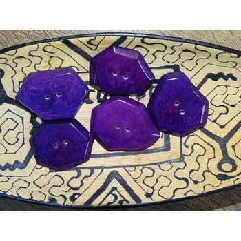 Knoflík Knoflík nepravidelný (fialový)