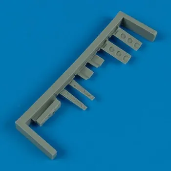 Plastikový model Quickboost 1/72 P-40 Warhawk undercarriage covers