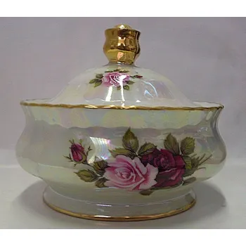 Cukřenka Cukřenka porcelánová zlacená listrovaná s víkem kulatá růže 22F 6