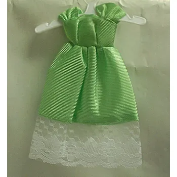 Obleček šatičky pro panenku Barbie bledě zelený s krajkou