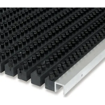 Rohožka Plastová kartáčová vstupní rohož FLOMA Wellbru - 80 x 120 x 2,2 cm