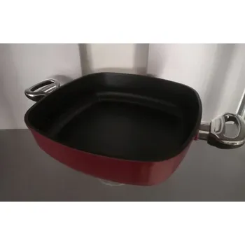 Pánev titanová hranatá pánev Baf Gigant new line 28x28x7 červená (limitovaná edice s vnější barvou červenou)