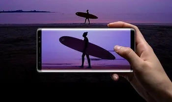 Foto surferky na Samsungu Note 8