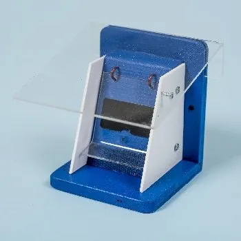 ochranná klapka k dřevěným čmelínům modrá