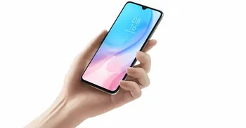 Xiaomi Mi 9 Lite v ruce