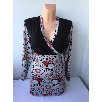 Dámská tunika Halenka se zavinovacím efektem PAHA, Barva Červený květ, Velikost XXXL 54, Materiál 96% Viskoza 4% Lycra