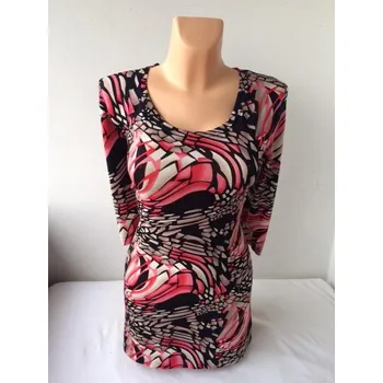 Dámská tunika Tunika DAKORA, Barva Černá s červeným tiskem, Velikost L 42 , Materiál 96% Viskoza 4% Lycra