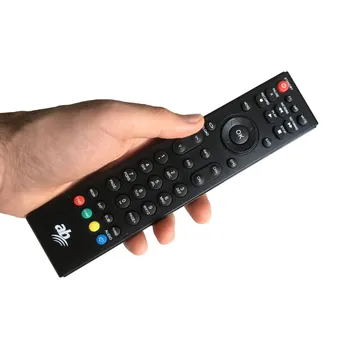 AB Cryptobox 702T HD ovladač v ruce