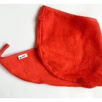 Barva na vlasy Red Couture: Červený turban na vlasy