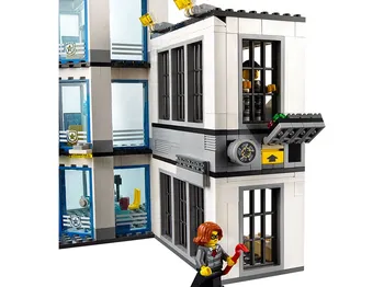 stavebnice LEGO City 60141 Policejní stanice