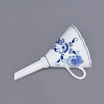 Český porcelán, a.s., Dubí Trychtýř 16,7 cm, cibulák, Český porcelán