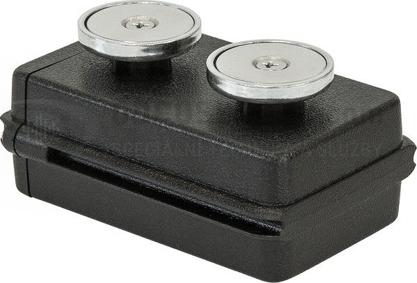 Malé pouzdro s magnety na podvozek pro GPS lokátor FleetLock Mobile