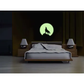 Samolepící dekorace Samolepka na zeď SVÍTICÍ - Vlk (dekorace na zeď)