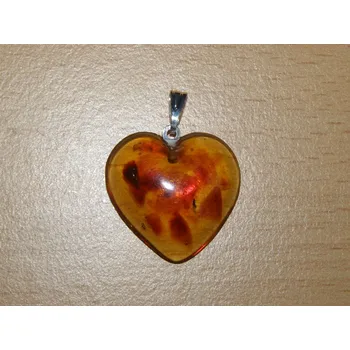 Drahý kámen Jantar rekonstruovaný - Přívěsek - srdce - kpj19