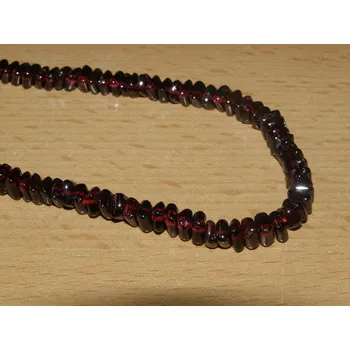 Drahý kámen Granát - Náhrdelník - šikmé kvádříky - kn39