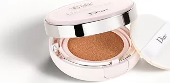 Make-up Dior Omlazující a zdokonalující make-up SPF 50 15 g
