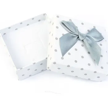 Dárková krabička Dárková krabička papírová bílá, šedé puntíky s mašličkou 6 x 6cm