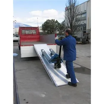 Metalmec Hliníková nájezdová rampa M402 - 3600x1000 mm, max.nosnost 1000 kg s ohraněním