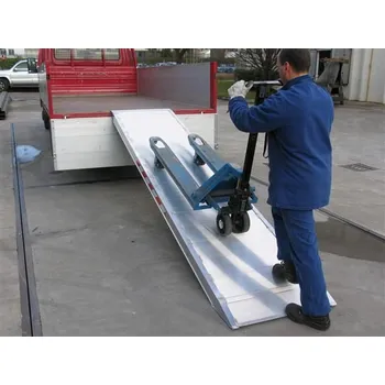 Metalmec Hliníková nájezdová rampa M402 - 3600x750 mm, max.nosnost 1000 kg s ohraněním