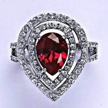 Prsten Stříbrný prsten se syntetickými barevnými zirkony, váha 8,26 g