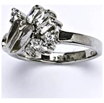 Prsten Stříbrný prsten s čirými zirkony, váha 5,27 g