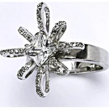 Prsten Stříbrný prsten s čirými zirkony, váha 6,57 g, AKCE