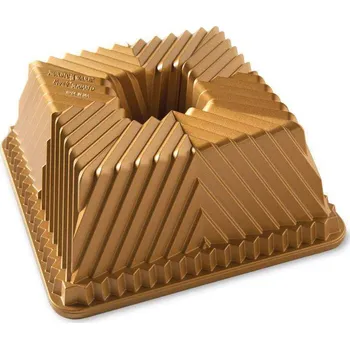 Forma na pečení Nordic Ware Bavaria Cube Bundt bábovka čtverhranná zlatá 2,4 l