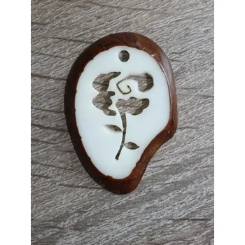 Přívěsek Přívěsek růže (tagua)