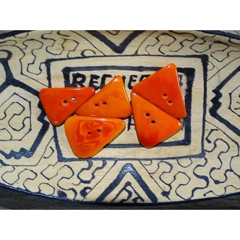 Knoflík Knoflík trojúhelník (oranžový)