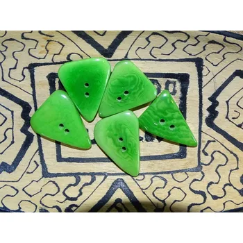 Knoflík Knoflík trojúhelník (světle zelený)