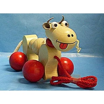 Dřevěná hračka Kravička dřevěná tahací