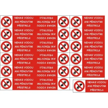Značení štítek "Nehas vodou ani pěnovými přístroji" 9x3,2cm, samolepka