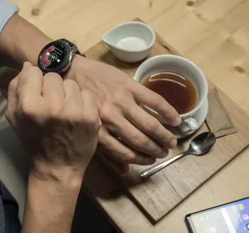 chytré hodinky na ruce Samsung Galaxy Watch 46 mm Silver