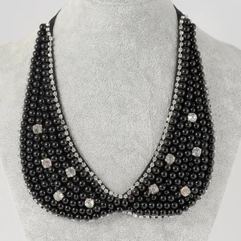 Ozdoba do vlasů Korálkový límec černý