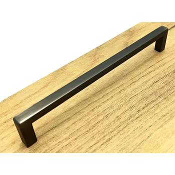 Nábytkové kování In-Design Nábytková úchytka Mily černá broušená Rozteč úchytky (mm): 128