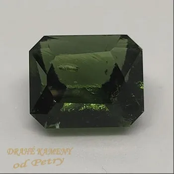 Přírodní kámen Vltavín z Čech 19x15,5x19mm Váha: 30.6ct