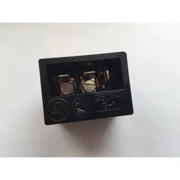 Příslušenství k šicímu stroji zásuvka / svorkovnice na motor šicích strojů TUR2