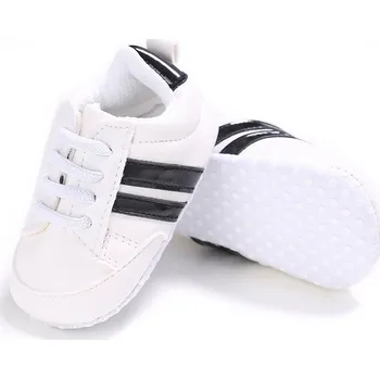 Dětská sálová obuv Capáčky "sportovní tenisky" Věk: 12-18 měsíců, Motiv: bílé s černými pruhy