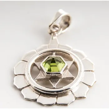 Souprava šperků Čakrový přívěsek Anahata stříbrný s peridotem - Stříbro ryzost Ag 925 (Čakrový přívěsek Anahata stříbrný s peridotem - Stříbro Ag 925)