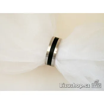 Prsten Prsten z chirurgické oceli matný lesk střední část zdobena černým smaltem