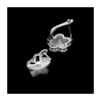 Náušnice Stříbrné náušnice s klasickým zapínáním