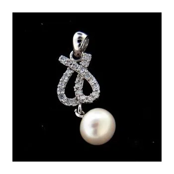 Přívěsek Stříbrný přívěsek s kamenem