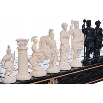 Šachy Chesschec Desková hra Šachy Římské černo-bílé plastové figurky