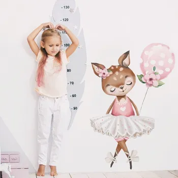 Samolepící dekorace DEKORACJAN Nálepka na zeď - Baletka srnečka