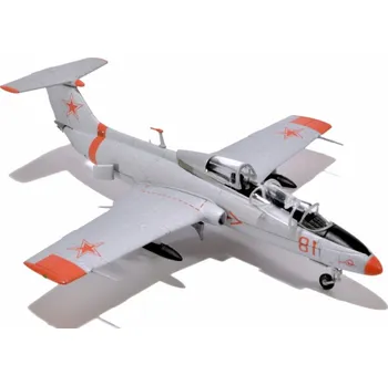 Plastikový model 1:72 Aero L-29 Delfín, No.81, USSSR, 1980