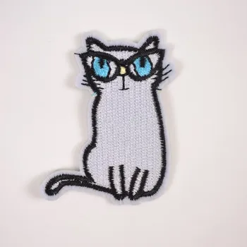 Nažehlovačka kočička bílá