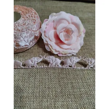 Krajka Saténový prýmek se slony šíře 20 mm pudrový